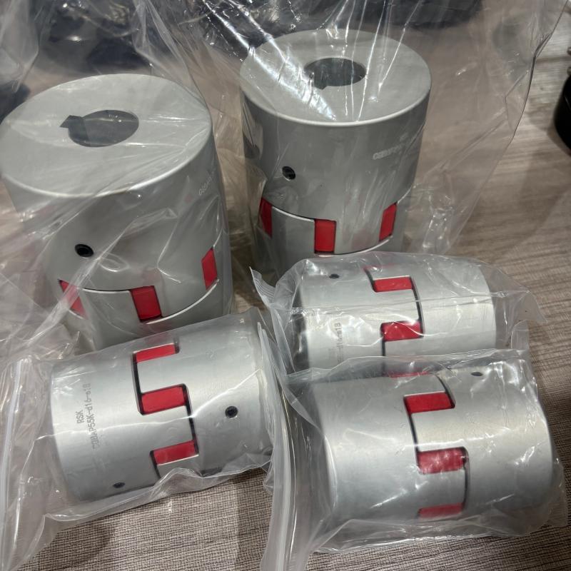 Aluminum Alloy Jaw Shaft Coupling PU Spider Insert Screw Set Type na may Keyway Customized para sa mga Robot